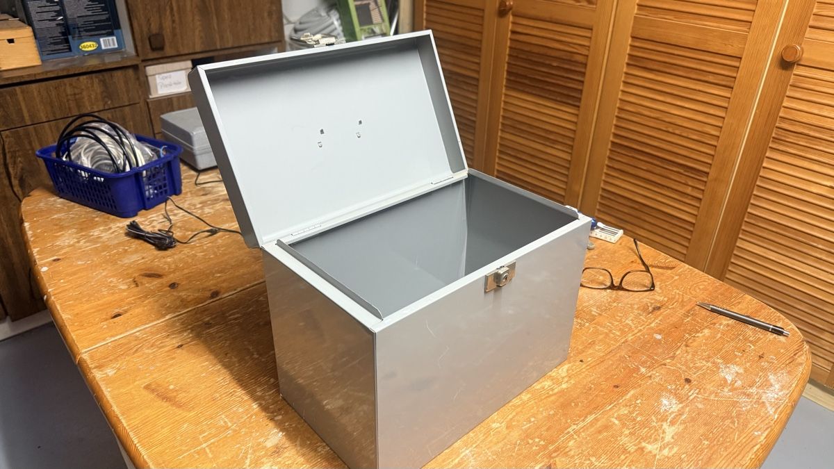 Altro in Decorazioni & Accessori: Akten Box Metall abschliessbar  – Usato da Suhr venduto da Seri014 1