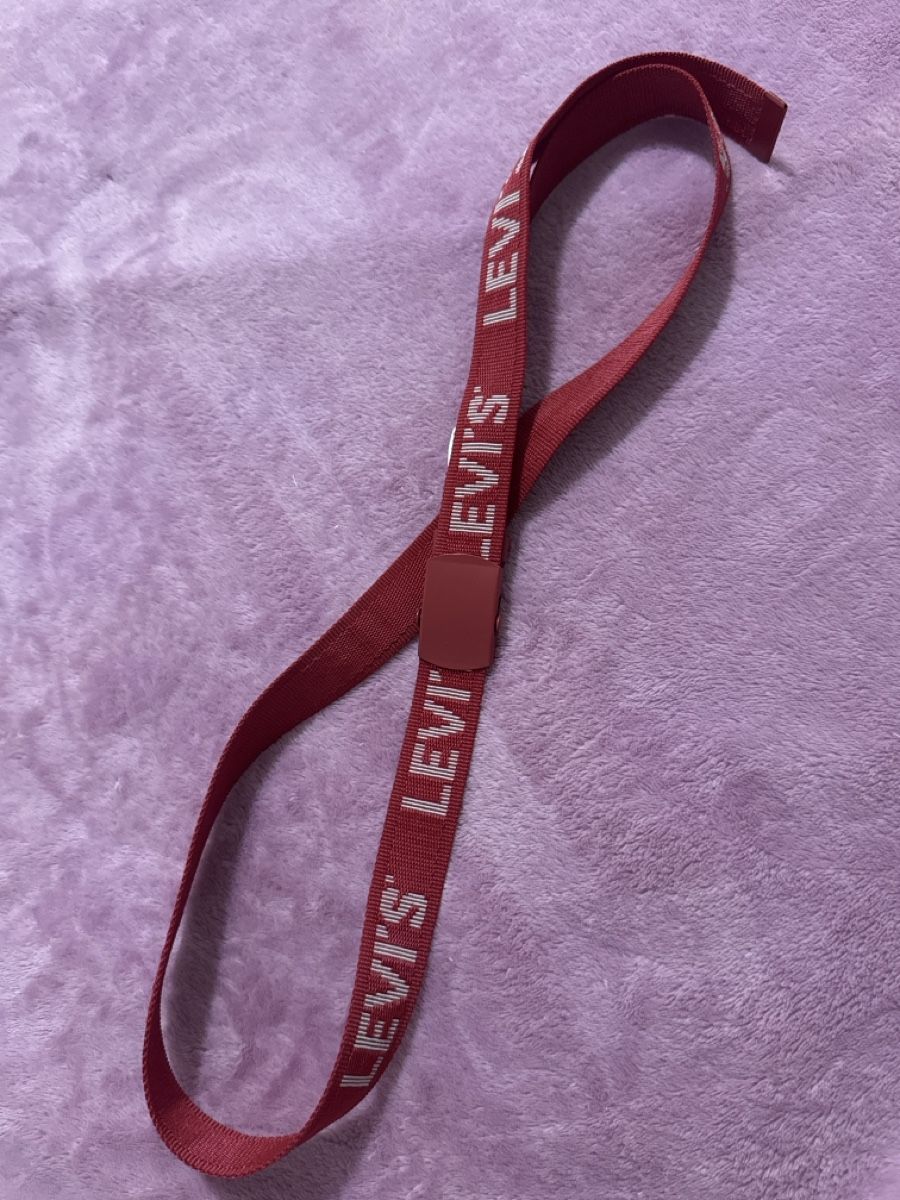 Levi's Ceintures: Gürtel Levi's Stoff rot neu – Neuf (Voir description) à Adlikon b.Regensdorf par gio_xl8z
