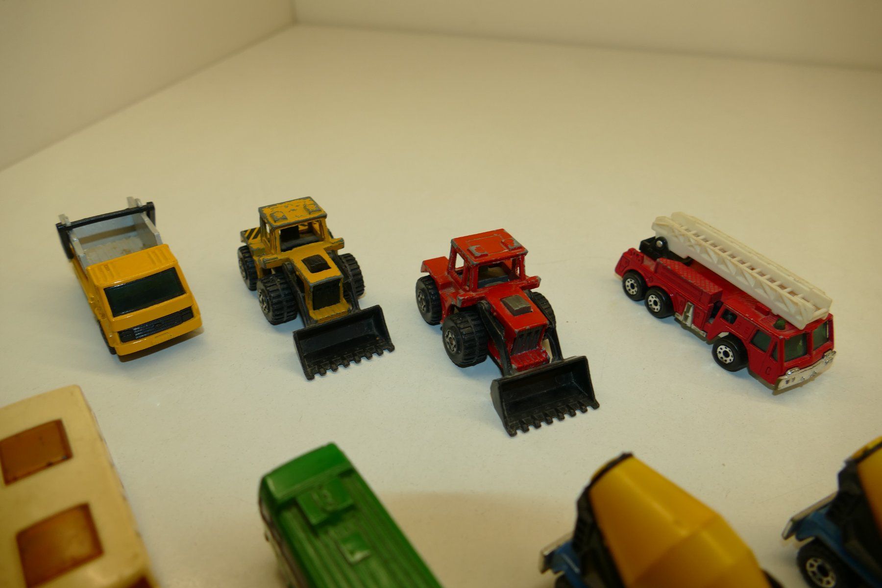 Matchbox Giocattoli: Matchbox: 9xFahrzeuge – Usato da Niederhasli venduto da Flash32 2