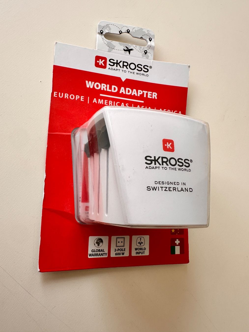 Lecteurs & Adaptateurs: World Adapter NEU Original Verpackt – Neuf avec emballage d'origine à Vaduz par valeole