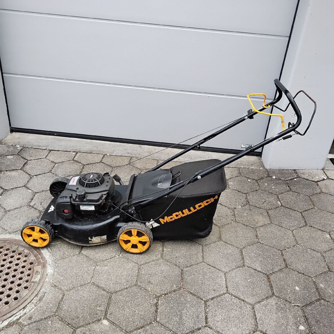 Tagliaerba: McCulloch Rasenmäher mit Briggs&Stratton 300 Motor  – Usato da Jonen venduto da Brokk