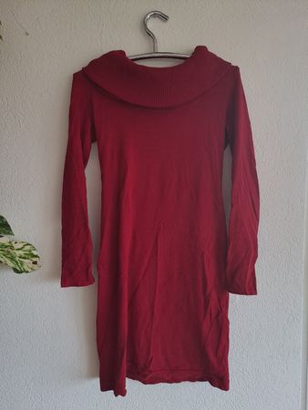 Elegantes Kleid mit schönem Kragen