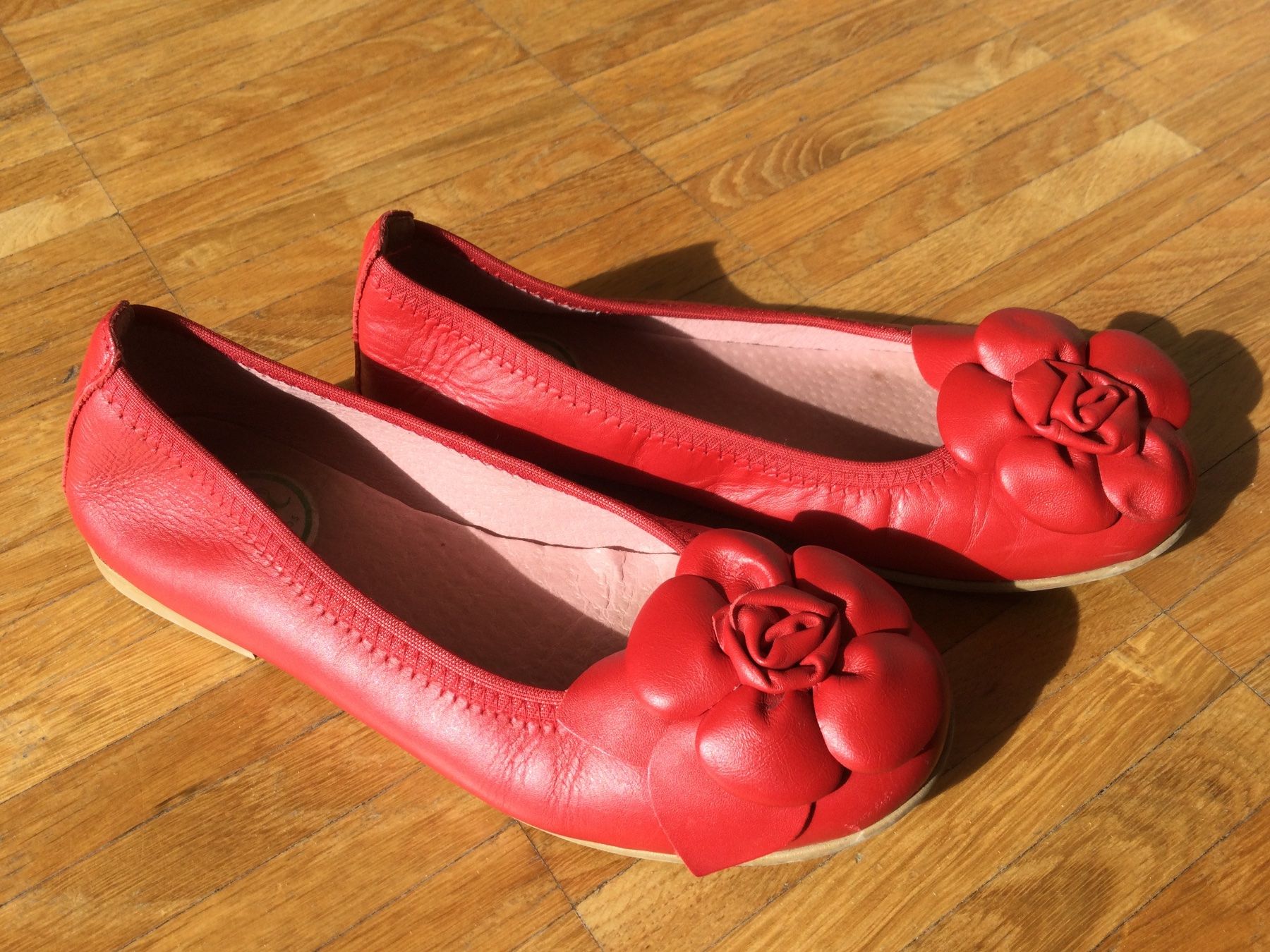 Schuhe für Mädchen: Ballerinas Mädchen Rot, Gr 33 – Gebraucht aus Zürich von VorlonShadow