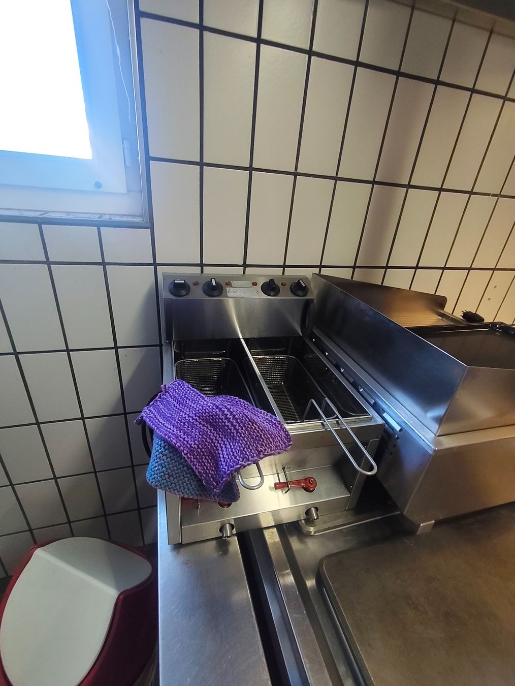 V-Zug Cucine complete: Gastroküche komplettangebot – Usato da Herisau venduto da dhu_ldk9 8