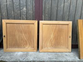 Holztüren 2 Stk mit Griffen restaurationsbeduerftig