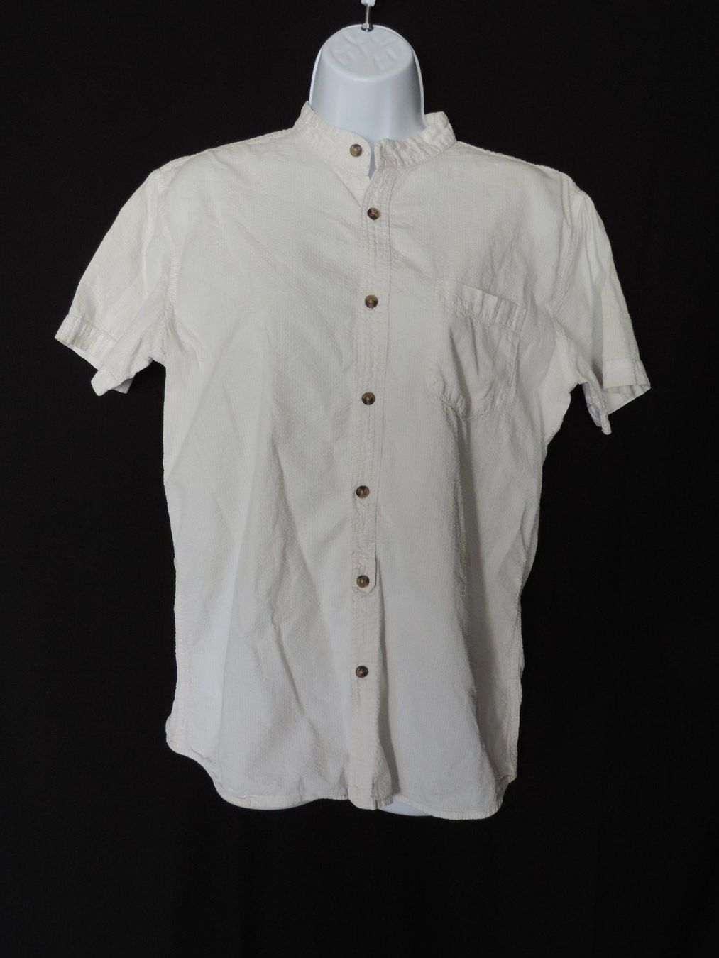 Chemises: chemise blanche avec léger relief – D'occasion à Genève par Axelle333 3