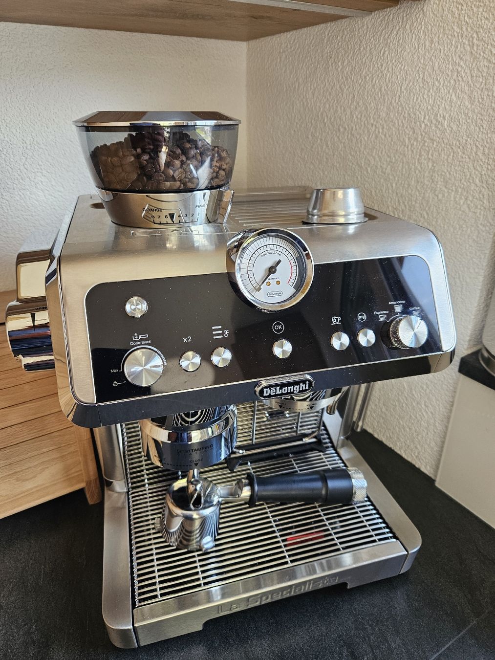 De'Longhi Kaffeemaschinen & Espressomaschinen: DēLonghi Kaffeemaschine – Gebraucht aus Gonten von ret_y6zr