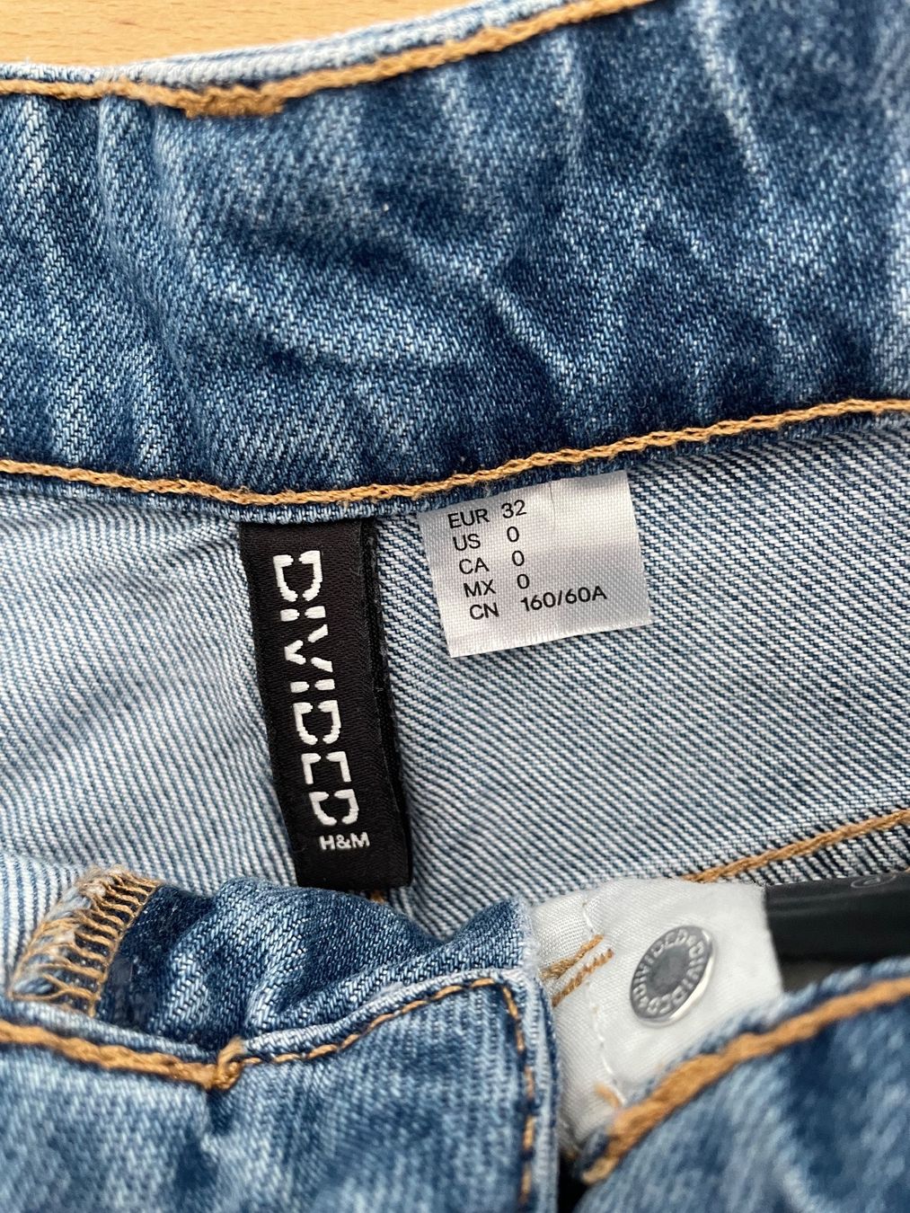 H&M Hosen: Short Jean Déchiré Taille Haute – Gebraucht aus Sion von Mazarine_ 3