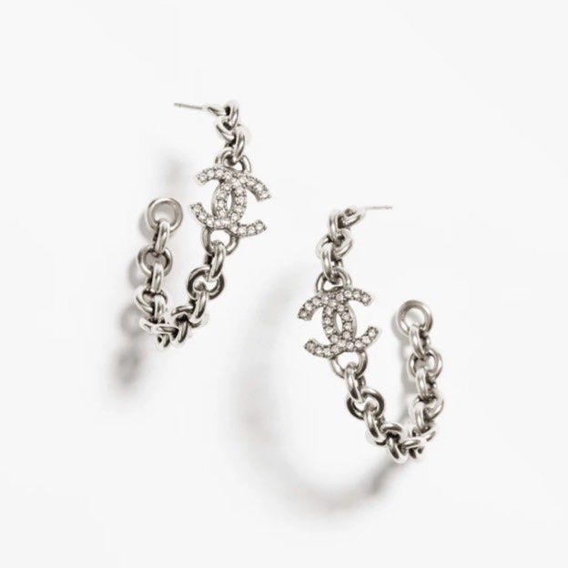 Chanel Ohrringe & -stecker: Chanel Hoop Earrings – Gebraucht aus Nyon von My_wardrobe