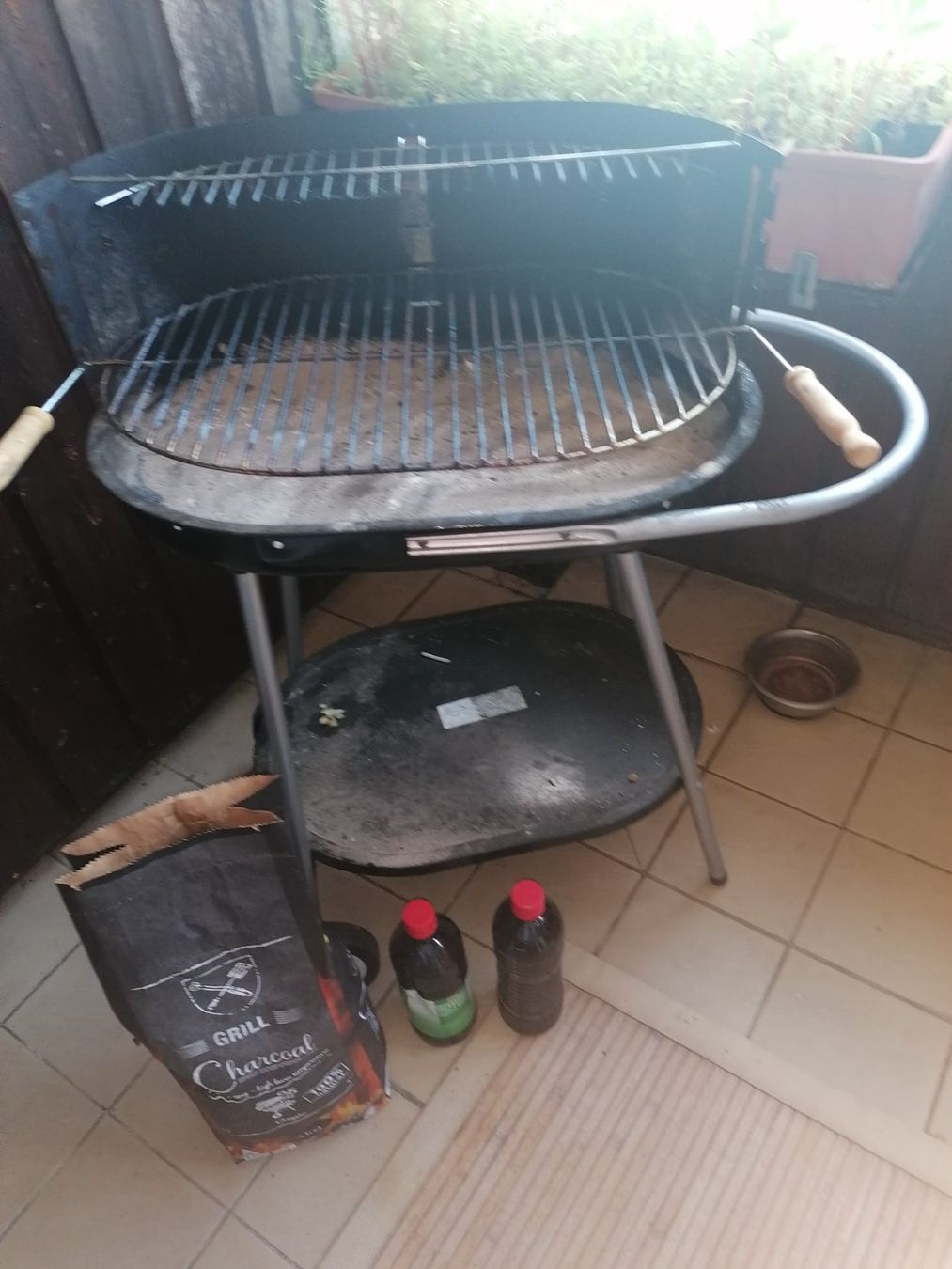 Griglie: Grill Holzkohle – Usato da Aeugst am Albis venduto da Stevens4 2