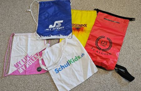 Diverse Stofftaschen/Tragetaschen
