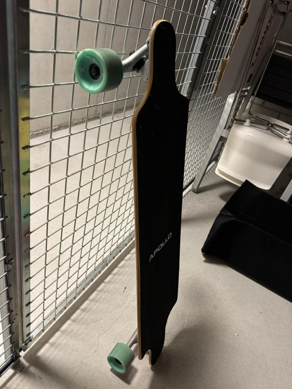 Skateboards: Apollo longboard, schwarz, zwei mal benutzt – Usato da Boll venduto da mar_r88n 3