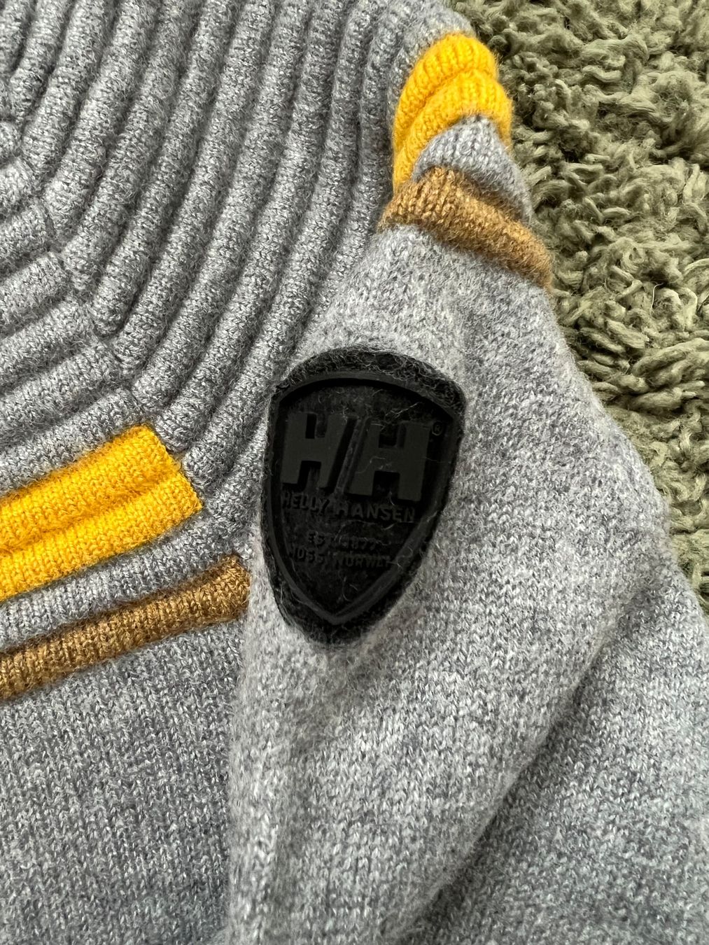 Helly Hansen Maglioni & Felpe: Herren Pullover Helly Hansen grau Grösse M – Usato da Langnau am Albis venduto da olimrt 2