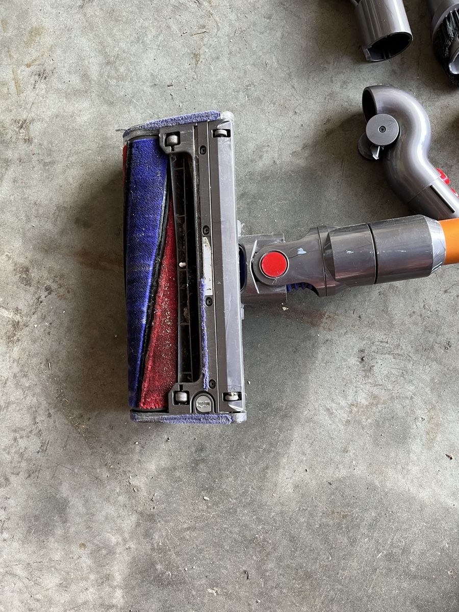 Dyson Aspirapolveri & Accessori: Dyson V10 Absolute Staubsauger mit Zubehoer – Difettoso da Schötz venduto da RcK1994 7