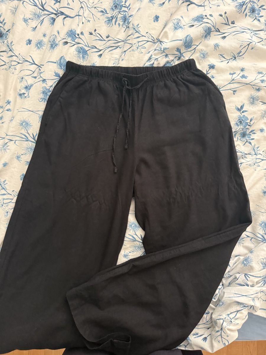 Pantaloni: Stoffhose Bershka – Usato da Unterägeri venduto da ann_x8pf