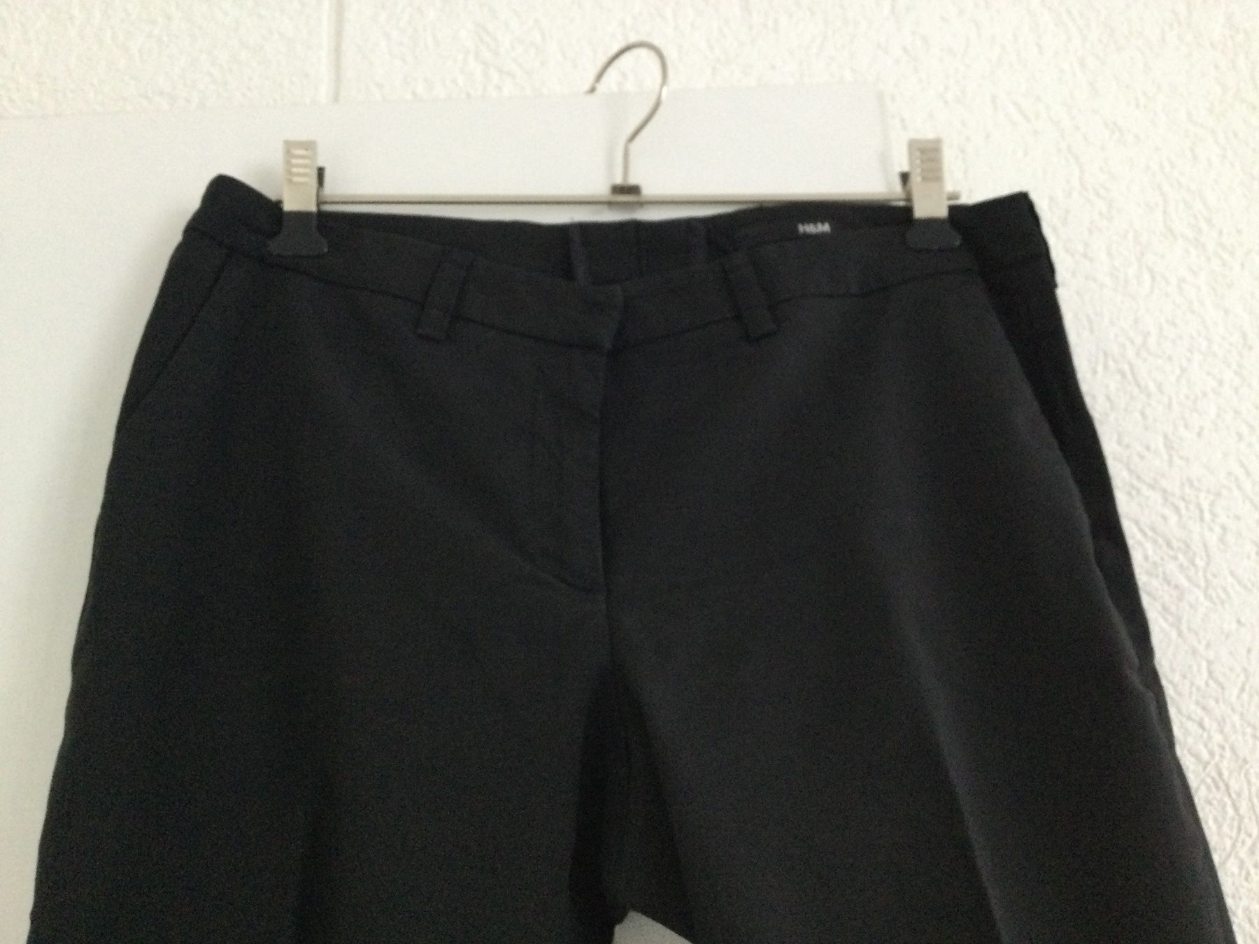 H&M Hosen: Schwarze Stoffhose von H&M, Grösse 36 – Gebraucht aus Baar von negombo 1