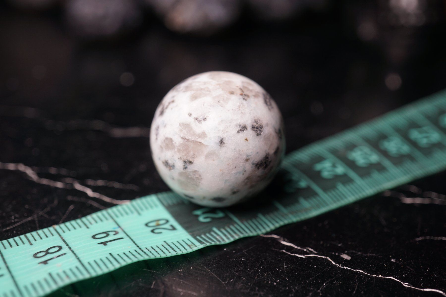 Mineralien & Heilsteine: Kiwi Stone    30mm Stein-Kugel - Startpreis ab 1.- – Neu und originalverpackt aus Eschenbach SG von  3