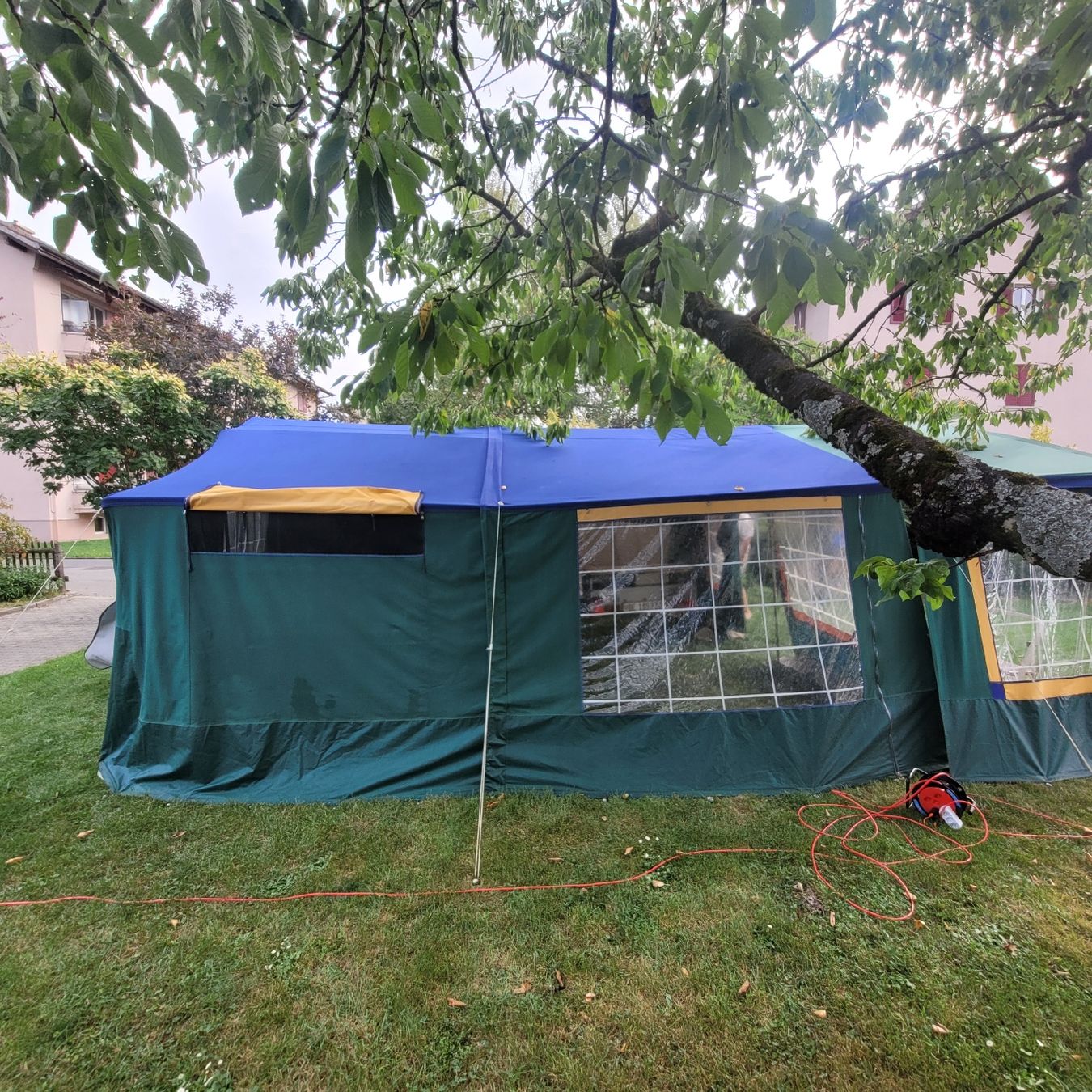 Camping Fahrzeuge: Zeltklappanhänger – Gebraucht aus Thun von Pino2018