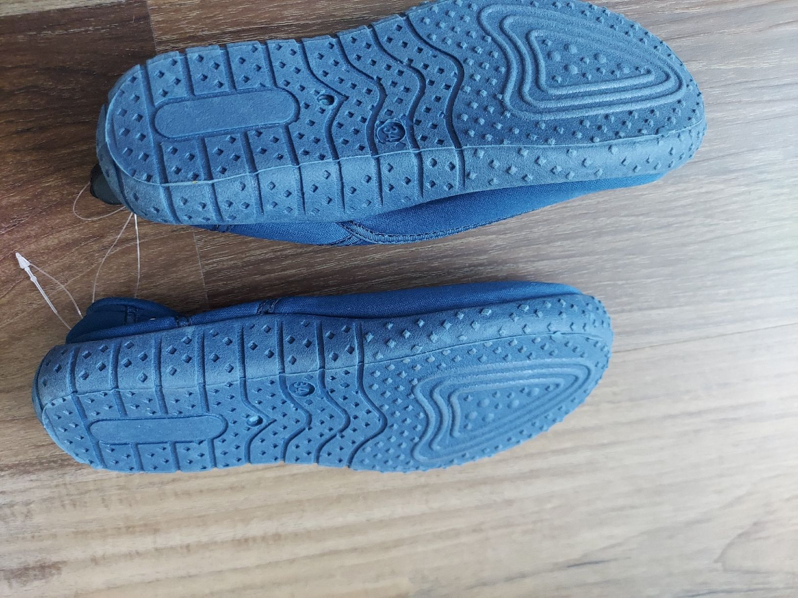 Schuhe für Jungen: Badeschuhe / Wasserschuhe, Grösse 34 – Gebraucht aus Altishofen von tammy05 2