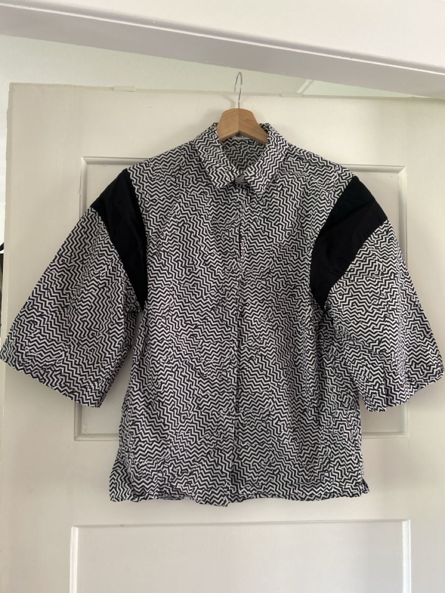 Kenzo Blusen: Kenzo black and white shirt – Gebraucht aus Zürich von Chiara_mc