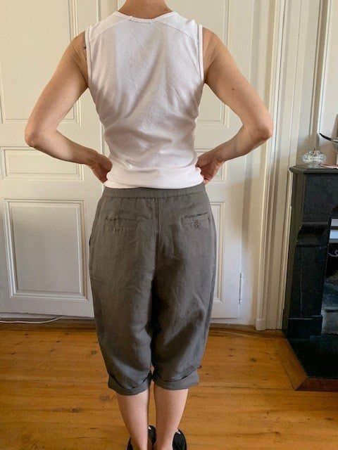 Sarah Pacini Pantaloni: Sarah Pacini pantalon court – Nuovo (secondo la descrizione) da Morges venduto da cinziottera 2