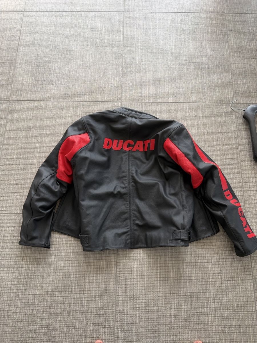 Ducati Vestes: Ducati Lederjacke – D'occasion à Sursee par nha00 3