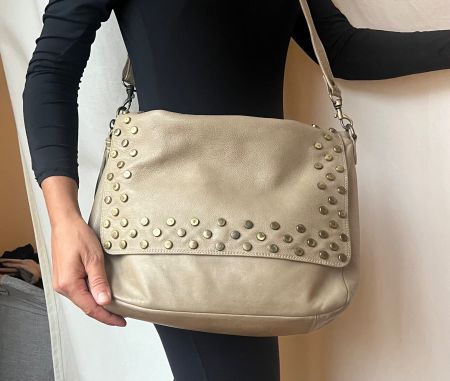 Schultertasche aus Leder