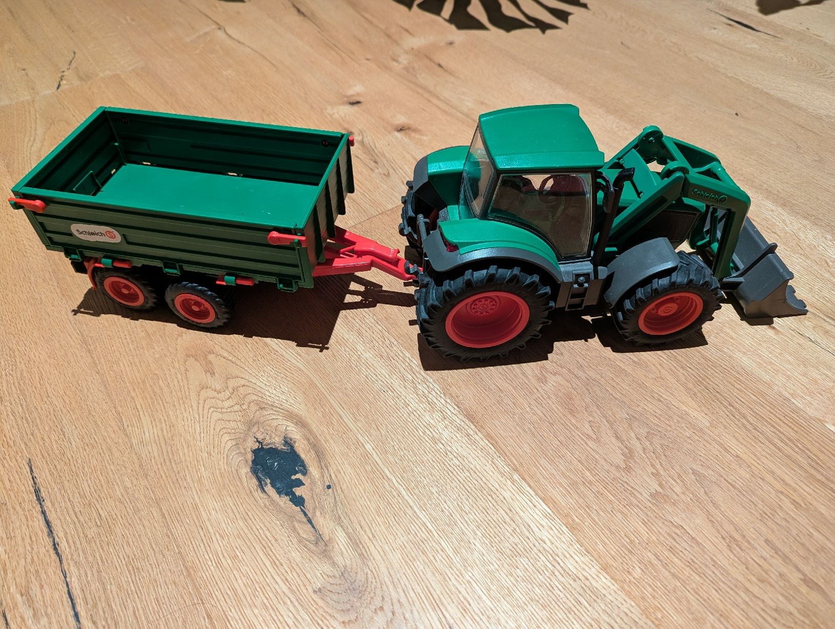 Schleich Spielzeuge: Schleich Traktor mit Anhänger 🚜 – Gebraucht aus Maienfeld von Aliwanter
