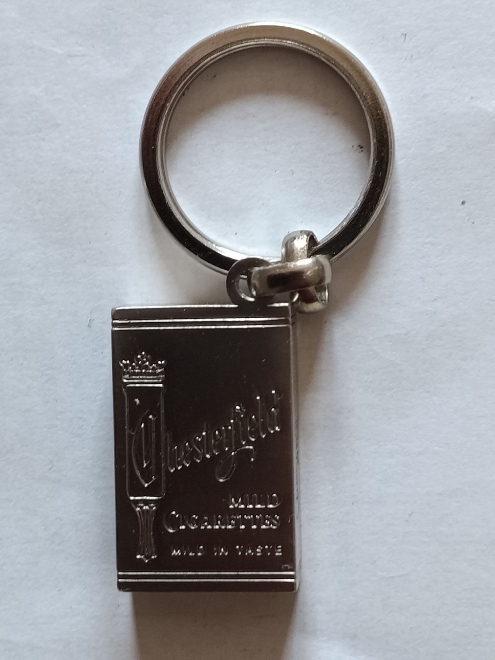 Portachiavi: Porte-clés Chesterfield Mild Cigarettes – Usato da Bex venduto da Canouille 2