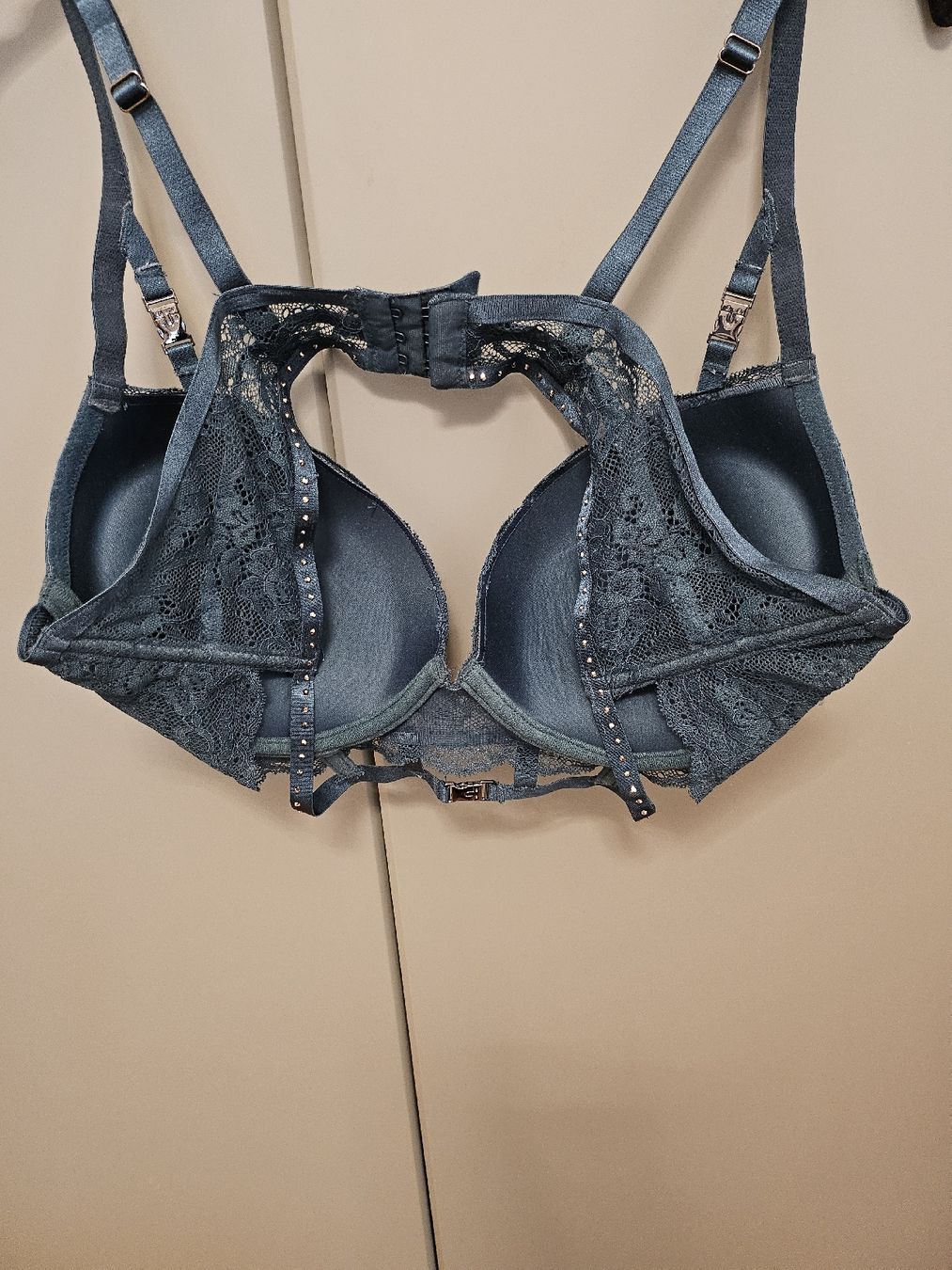 Altra biancheria intima: Soutien-gorge bleu petrole – Nuovo e nell'imballaggio originale da La Tour-de-Peilz venduto da mar_2r26 1