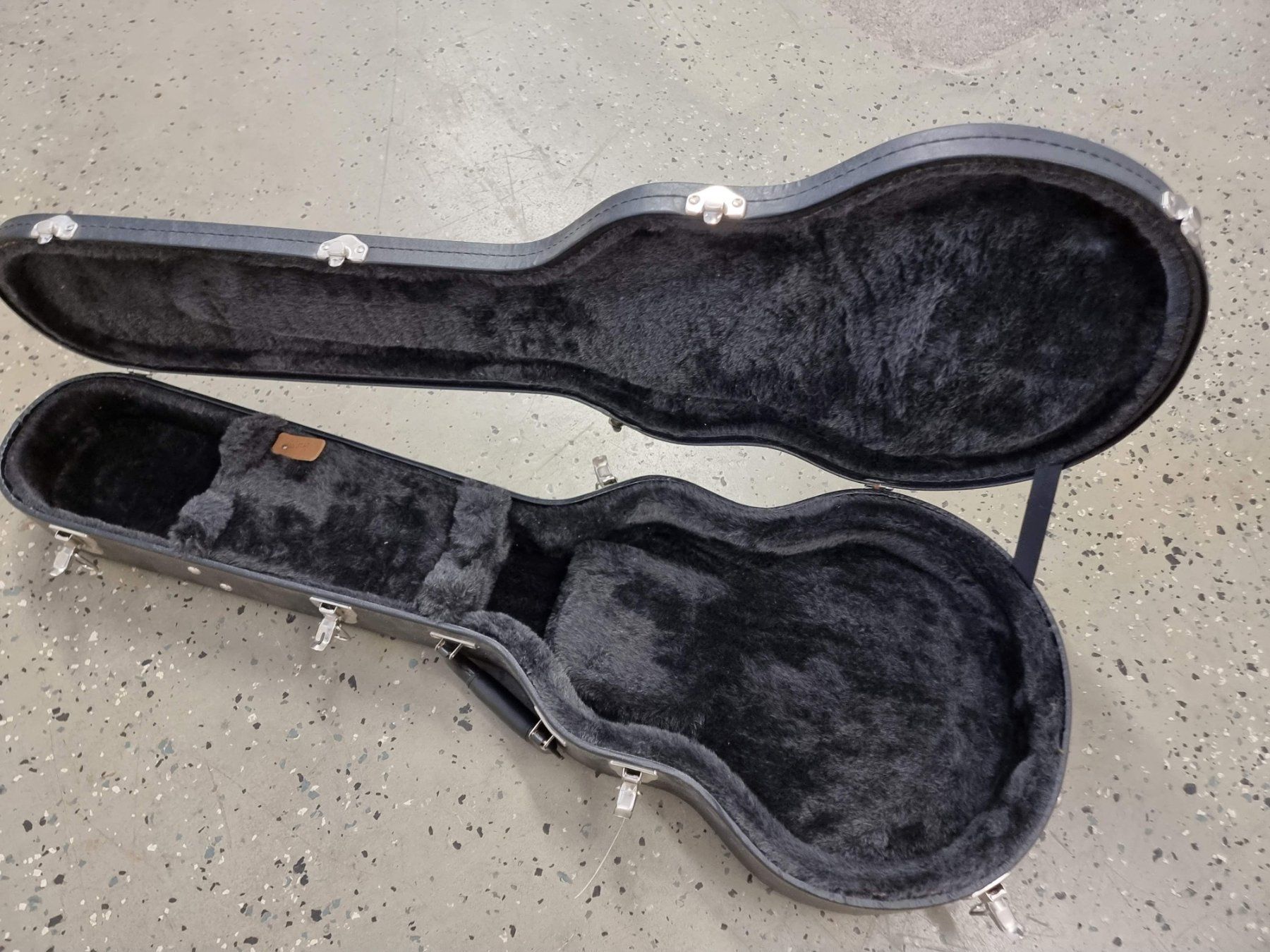 Gibson Instruments de musique: Gibson Les Paul Case Schwarz – Neuf (Voir description) à Zürich par TrueTrade 1