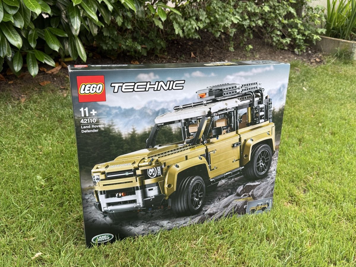 Lego Baukästen: Lego Technic Land Rover Defender 42110 – Neu und originalverpackt aus Galgenen von White73