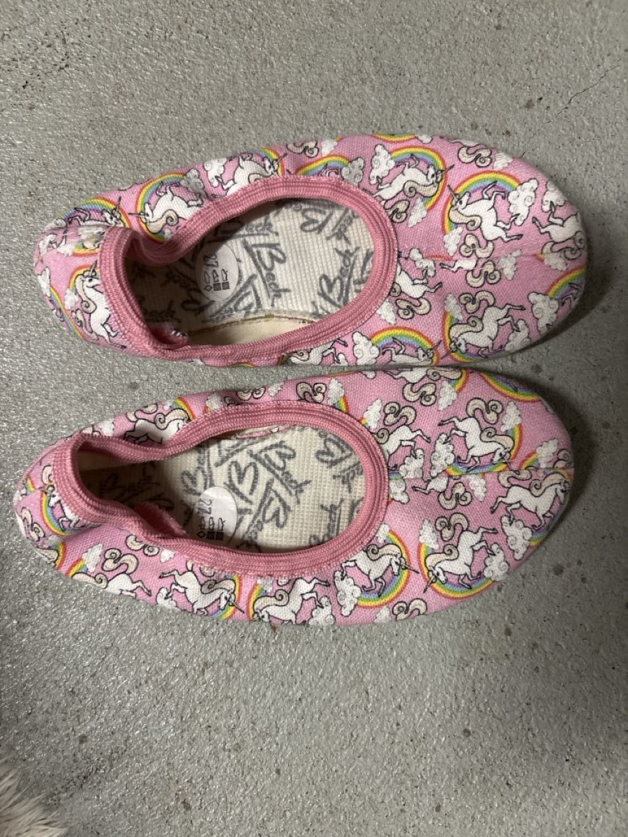 Scarpe per ragazze: Turntäppeli Grösse 27 – Usato da St. Gallen venduto da chrismotov