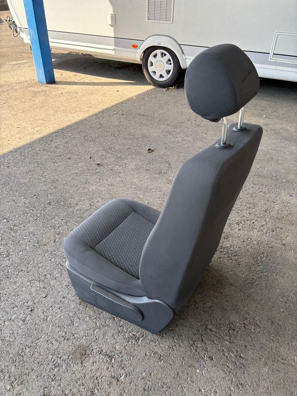 VW Tutti pezzi di ricambio auto: VW T5 Fahrersitz – Usato da Gams venduto da mir_n5kk 5