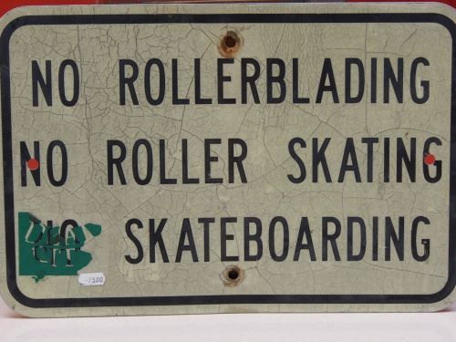 Insegne: No Rollerblading Blechschild – Usato da Schalunen venduto da schwabspielautomaten
