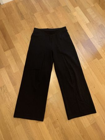 Schöne breite schwarze Hose Grösse S / XS