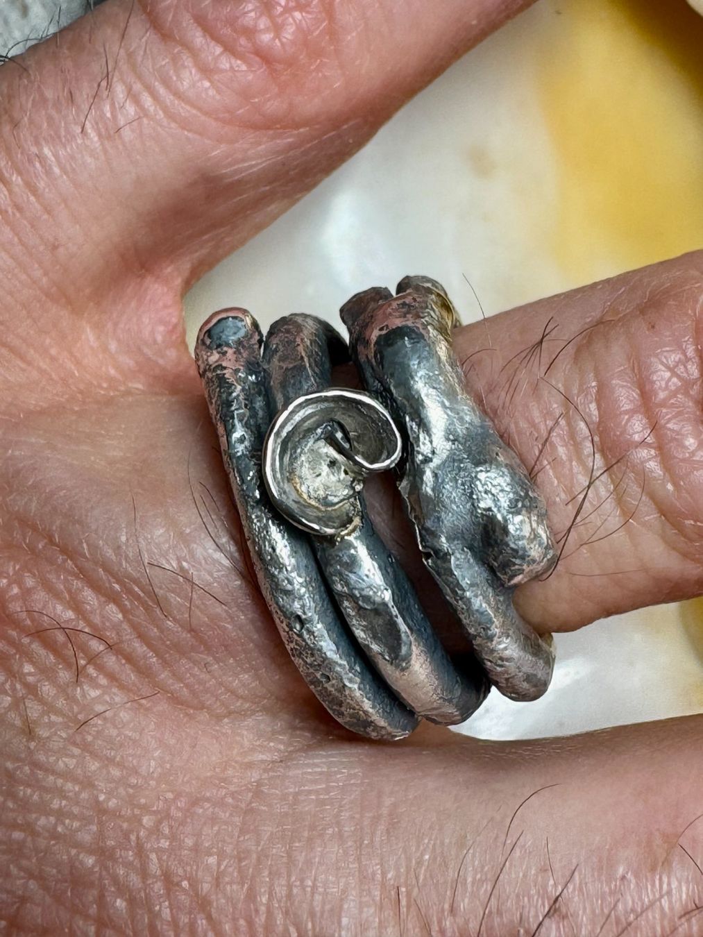 Anelli: Handgefertigter Massiver Silber-Weissgoldring – Nuovo e nell'imballaggio originale da Jona venduto da Herzschmiede 3