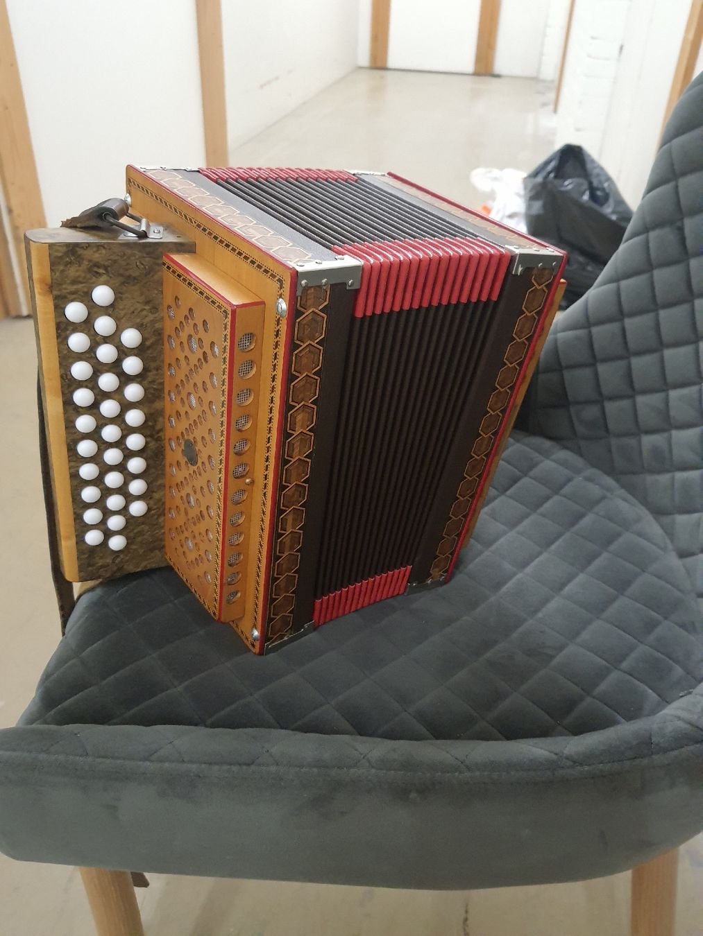 Eichhorn Strumenti musicali: Eichhorn orgeli ton B  – Usato da Pont-de-la-Morge venduto da Mirabelle0 6