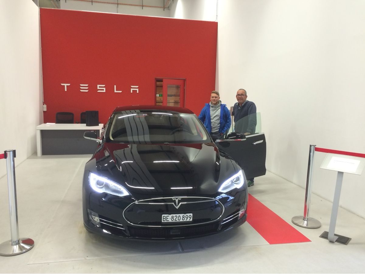 Tesla Autos: Tesla Model S Elektroauto schwarz gebrauchter Zustand – Défectueux à Leuzigen par mac_s5sn