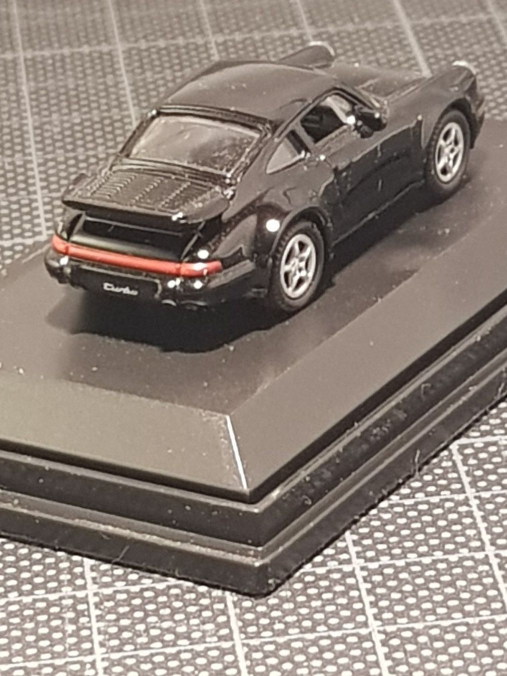 Porsche Modellini d'auto: Porsche 964 Turbo – Nuovo e nell'imballaggio originale da Chézard-St-Martin venduto da AlPat-Collections 3