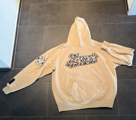 Toronto Leopard Print Hoodie - Cozy Season Style!