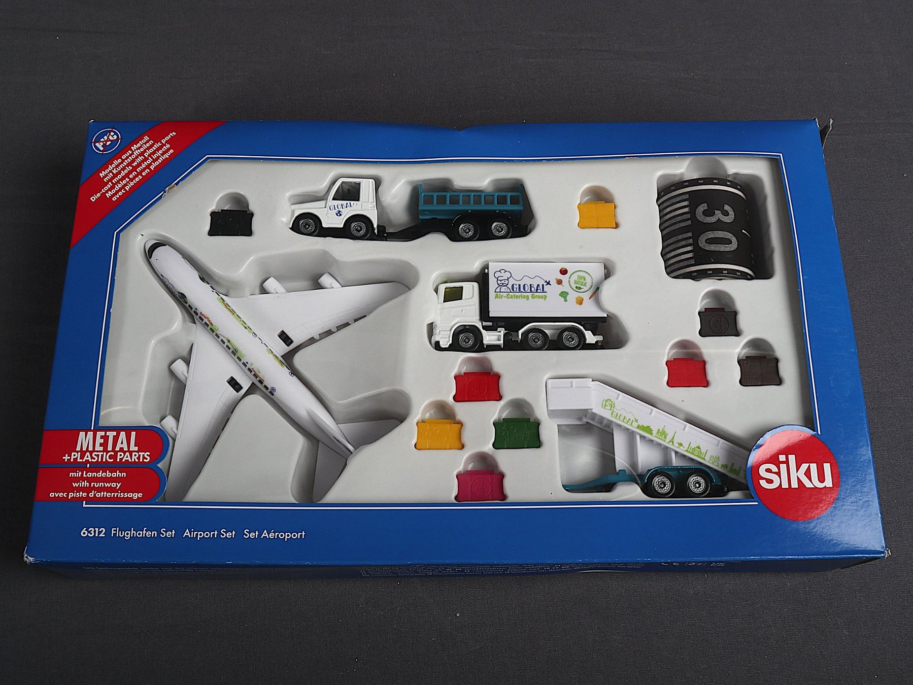 Siku Giocattoli: SIKU Flughafen Set 6312 – Nuovo (secondo la descrizione) da Steinen venduto da Restwert_Steinen 1