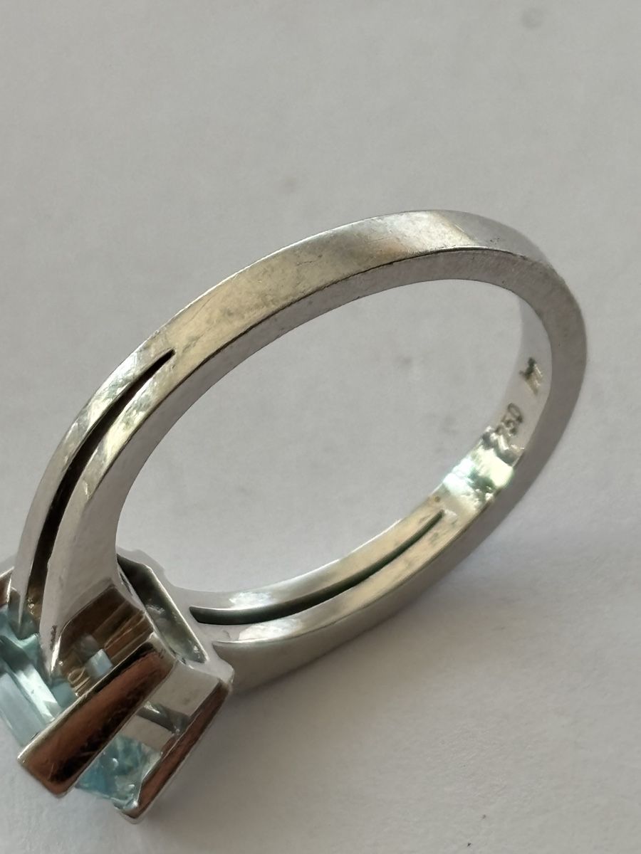 Anelli: Aquamarin Ring 750 Weissgold  – Usato da Langnau am Albis venduto da flusspflege 5