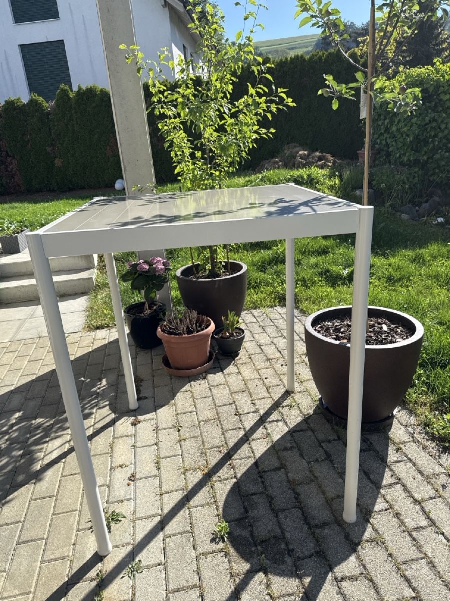 Ikea Tavoli: Ikea Gartentisch (Bartisch) Segerön Serie – Usato da Künten venduto da Tambegiuseppe 1