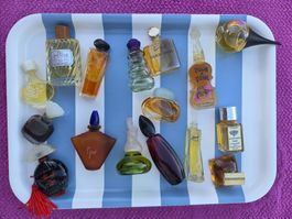 Parfum Miniaturen Sammlung 16 Flakons diverse Marken, alt