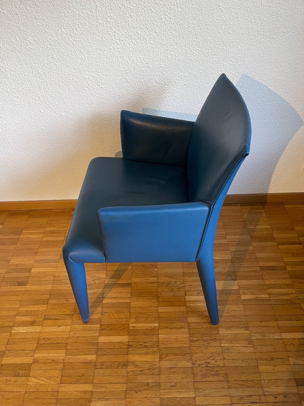 Stühle: Stuhl mit Armlehnen, blau – Gebraucht aus Kriens von jon_k2nw 1