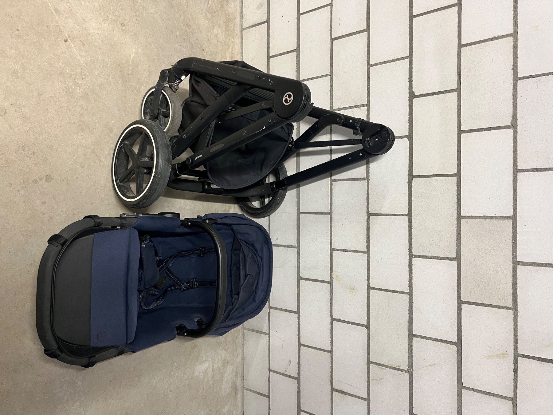 Cybex Carrozzine: Cybex Kinderwagen mit Zubehör  – Usato da Würenlos venduto da Storzi01 7