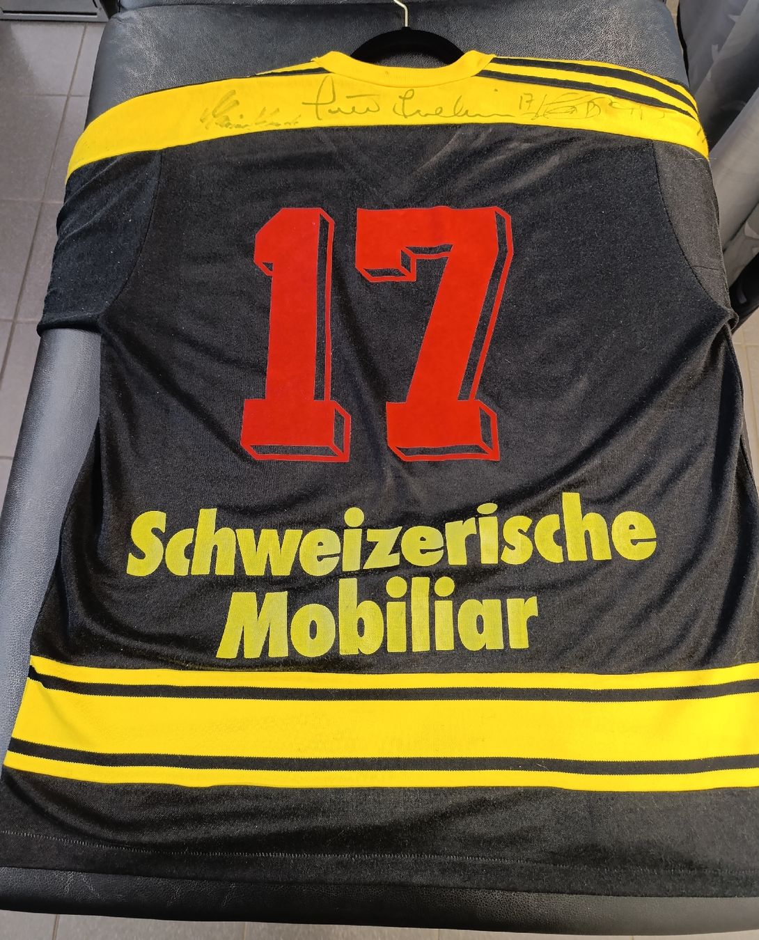 Adidas Canottiere & Pantaloni: SC Bern / Maillot original années 80 – Usato da Avry-sur-Matran venduto da dav_nm5p 3