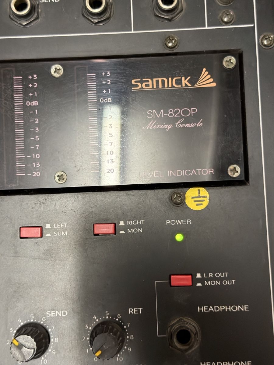 Console di mixaggio: Samick SM-820P Console di Mixaggio Usato – Usato da basel venduto da Swiss._.1978 1