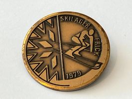 1 Anstecknadel Skilager Frick 1979